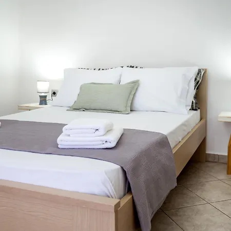 Aura House شقة بوتوس