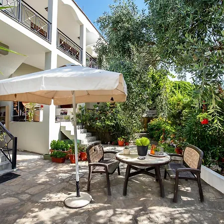 Aura House بوتوس