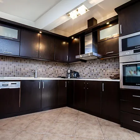 شقة Aura House