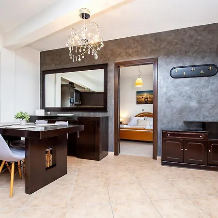 Aura House بوتوس
