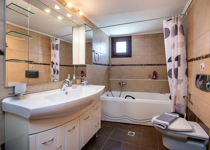 Aura House شقة بوتوس