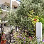 Apartman Aura House *